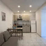 Fefalu House