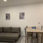 Fefalu House